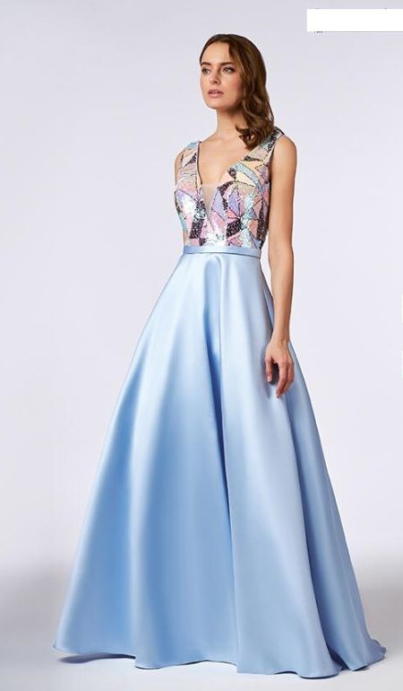 Traje de fiesta con cuerpo de lentejuelas