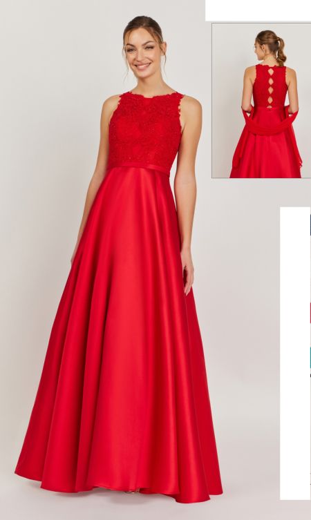 Traje de fiesta corte princesa con cuerpo de encaje y pedreria