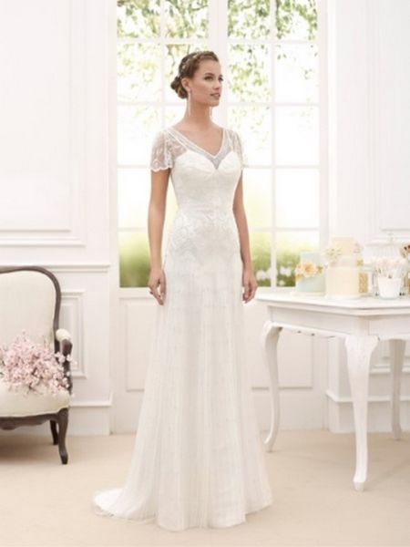 Traje de novia boho chic con bordado en pedreria