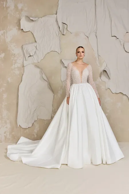 Traje de novia corte princesa con cuerpo bordado en perlas de alta costura