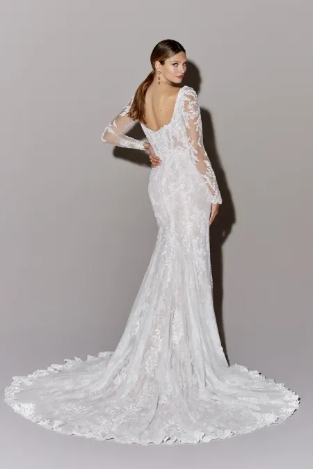 Traje de novia corte sirena con mangas, encaje y espalda abierta