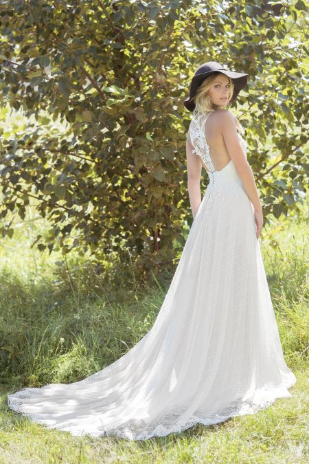 Traje evasé de encaje geométrico con escote corazón y espalda nadadora