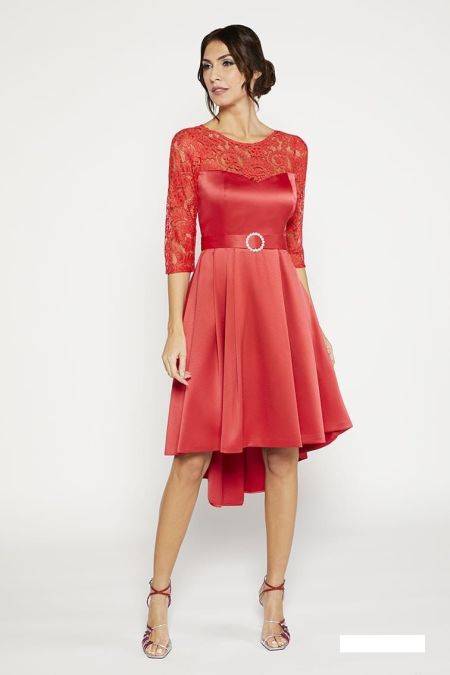 Vestido asimetrico con manga de encaje