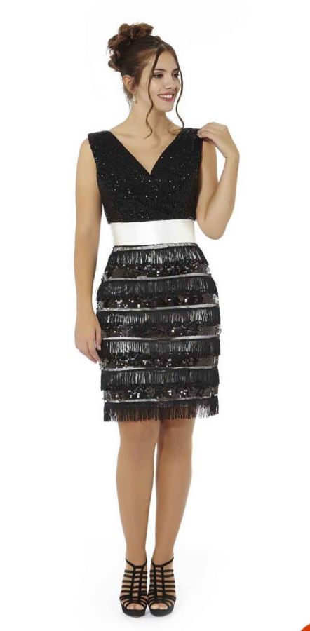 Vestido con flecos y lentejuelas