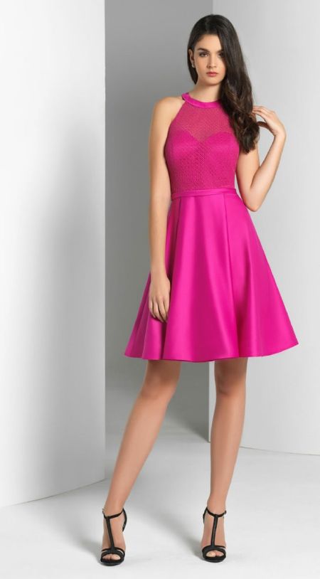 Vestido corte en la cintura con cuello halter