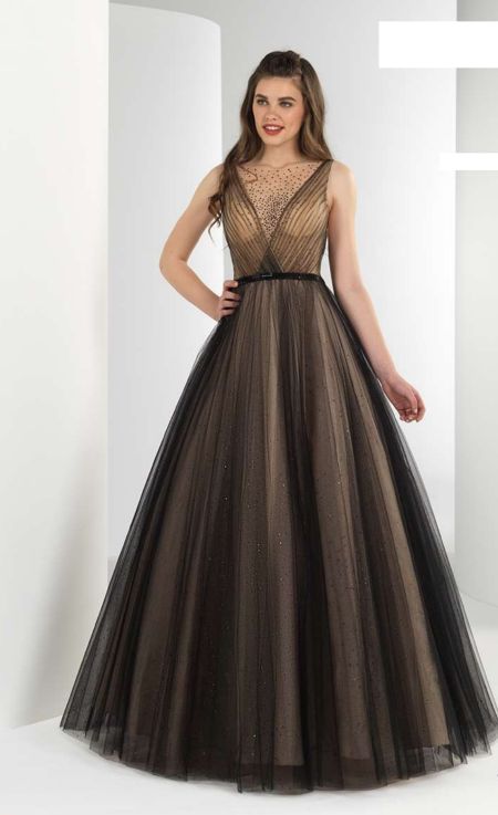 Vestido corte princesa con pedreria