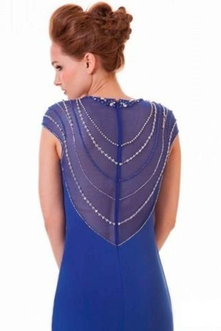 Vestido de fiesta con abertura y pedrería