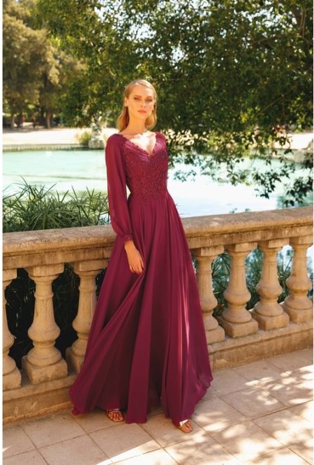 Vestido de fiesta corte imperio con mangas y detalles en pedreria